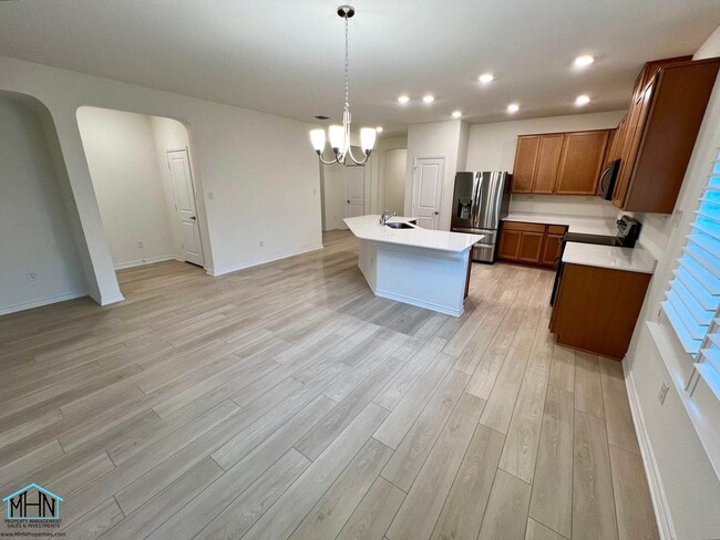 Building Photo - Gorgeous 3 bed/2.5 bath home with Office, ...