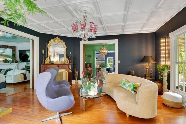 Building Photo - Queen Anne Victorian Estate