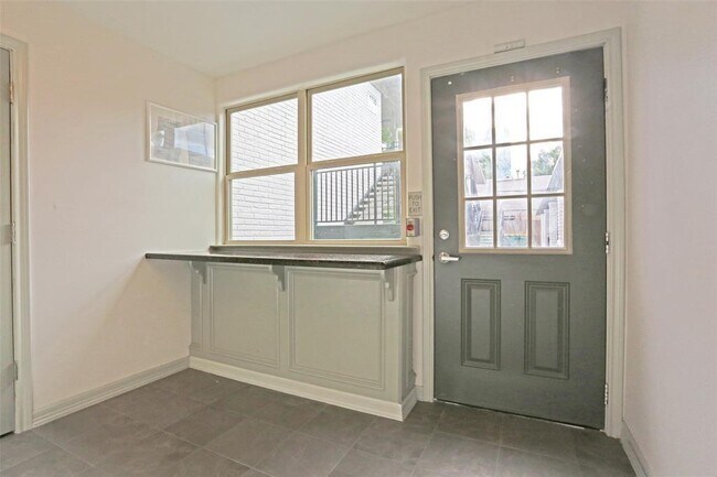 Building Photo - 4737 Aftonshire Dr