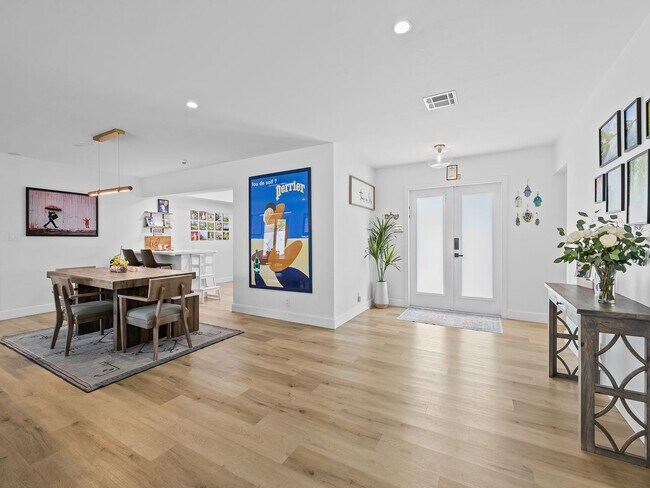 Building Photo - Coastal Elegance Awaits! Stunning 5-Bedroom Home in Prime Fort Lauderdale Location