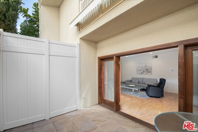 Building Photo - 916 15th St