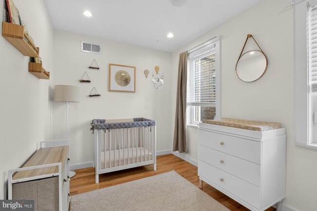 Building Photo - 741 Watkins St