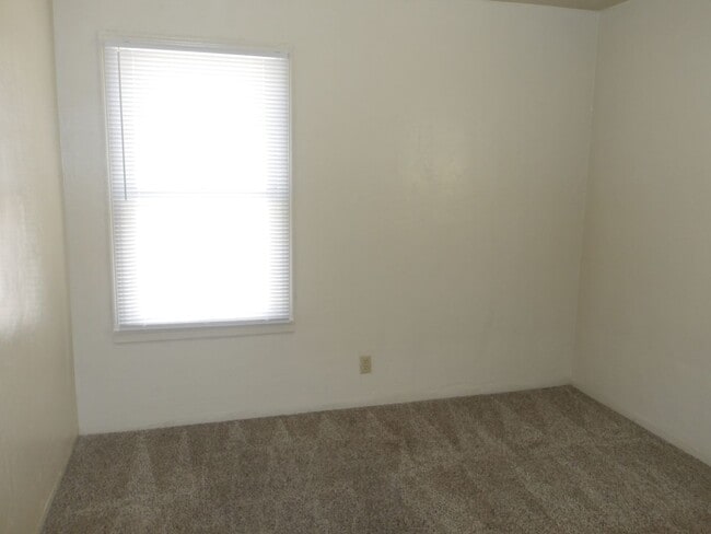 Building Photo - Cozy and Spacious Home for Rent