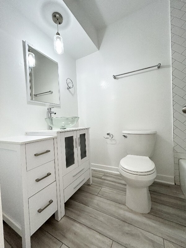 Building Photo - 1849 S Bentley Ave