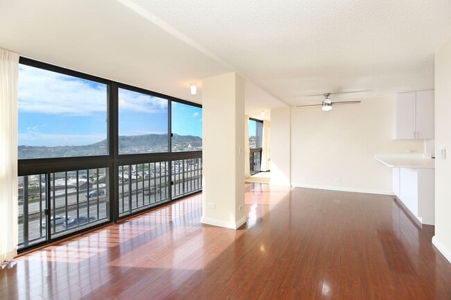 Primary Photo - Renovated Kahala Towers-3 bedroom, 2 bath,...