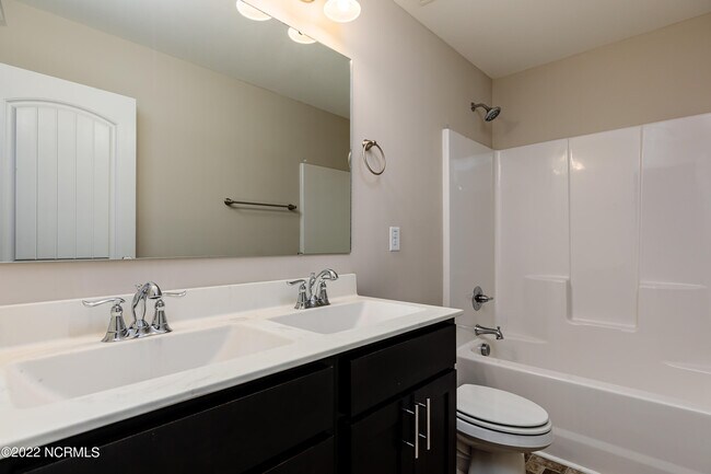 Building Photo - 290 Brentmoor Dr