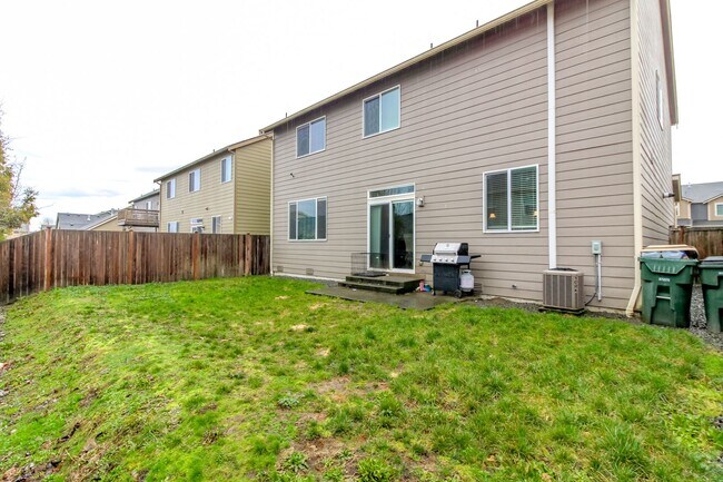 Building Photo - Beautiful Home in Highly Sought After Yelm...