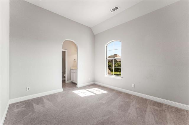 Building Photo - 2605 Greenlawn Dr