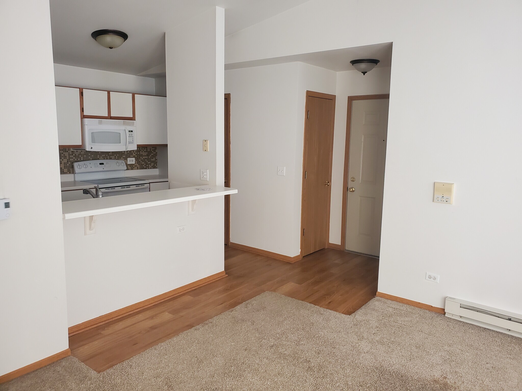 Building Photo - 551 Leah Ln