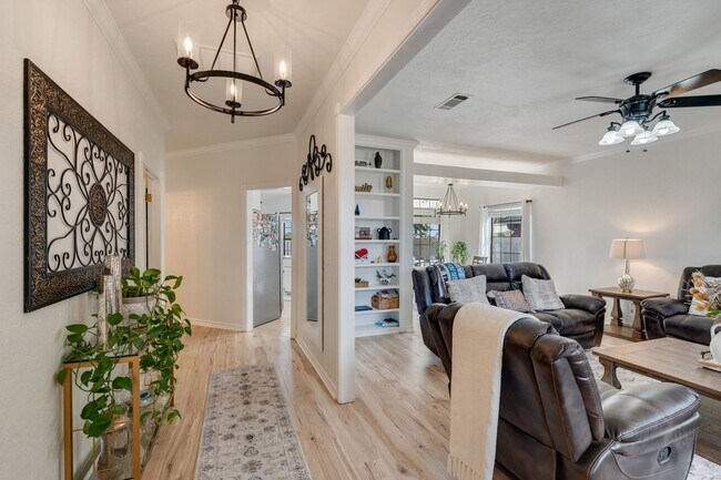 Building Photo - Beautiful 3-Bedroom home!