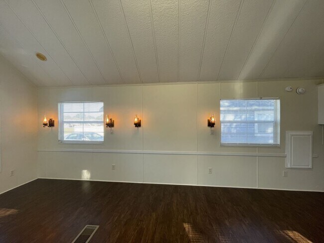 Building Photo - 36010 Sand Rd