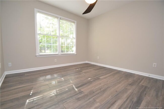 Building Photo - 4737 Sinclair Dr