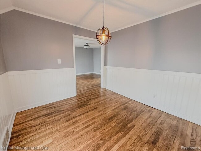 Building Photo - 49 Hovey St