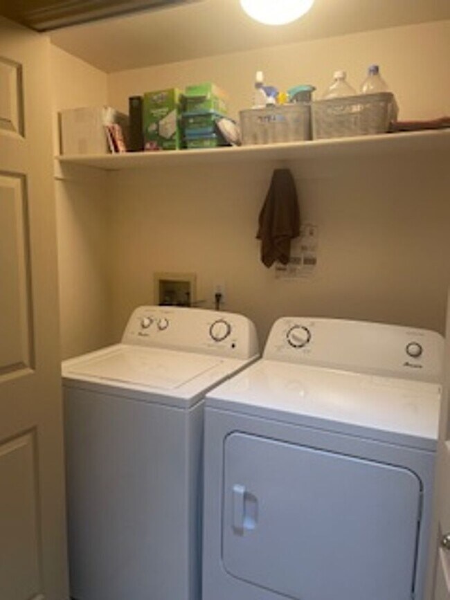 Building Photo - Tucson National Fully Furnished Home on the Golf Course