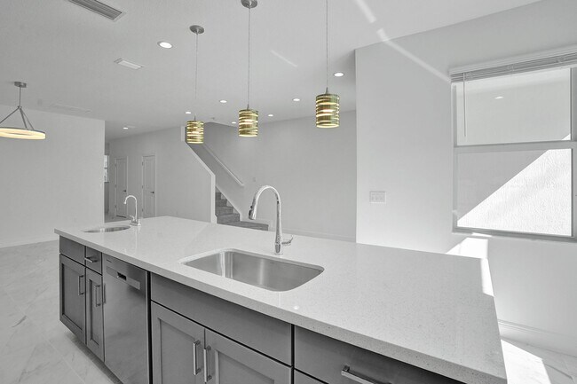 Building Photo - Gorgeous Brand New 3 Bedroom 2 Bath (2-story) Townhouse in Deerfield Beach