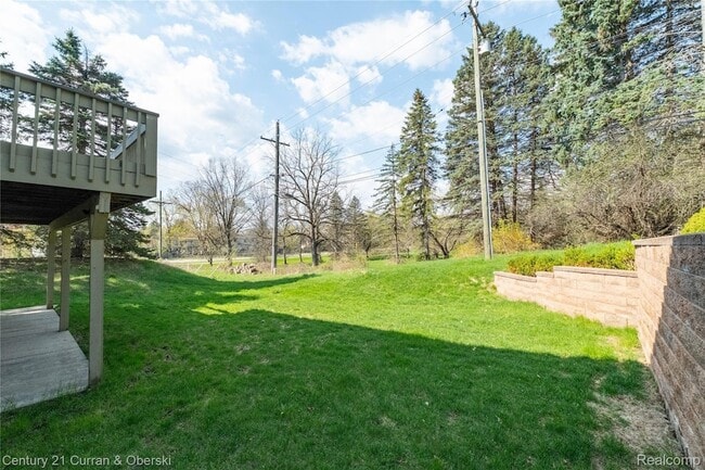 Building Photo - 1083 N Livernois Rd