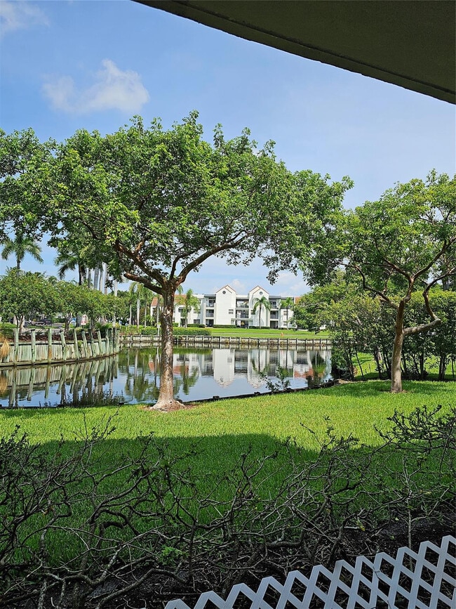 Building Photo - 2731 Ocean Club Blvd