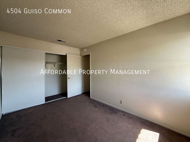 Building Photo - 4504 Guiso Common