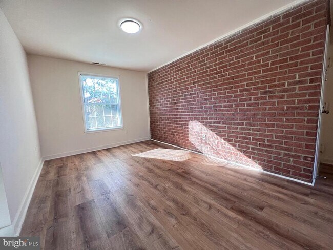 Building Photo - 782 Quince Orchard Blvd