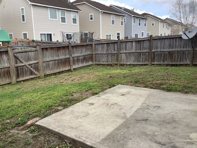 Building Photo - 8811 Shadowglen Dr