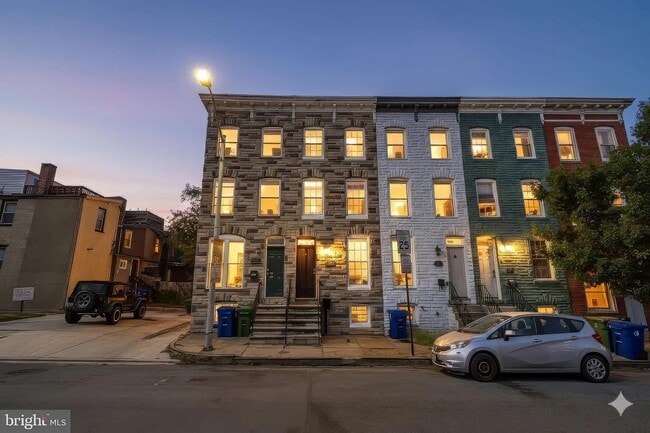 Building Photo - 764 Ramsay St