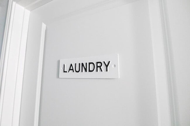 Building Photo - 411 Wetzel