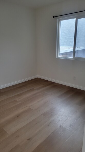 Building Photo - 1160 Sanborn Ave