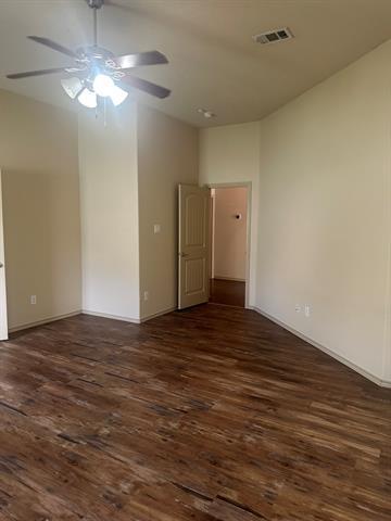 Building Photo - 5009 Holliday Dr