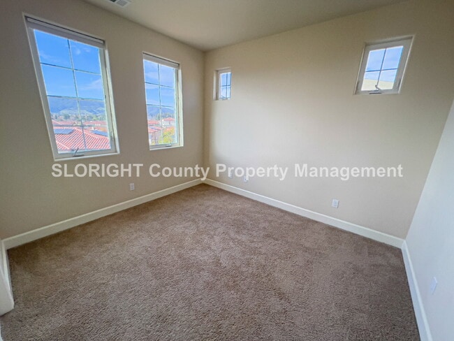 Building Photo - LEASE PENDING- Beautiful Home with Views in Toscano Neighborhood - 3 Bed / 2.5 Bath