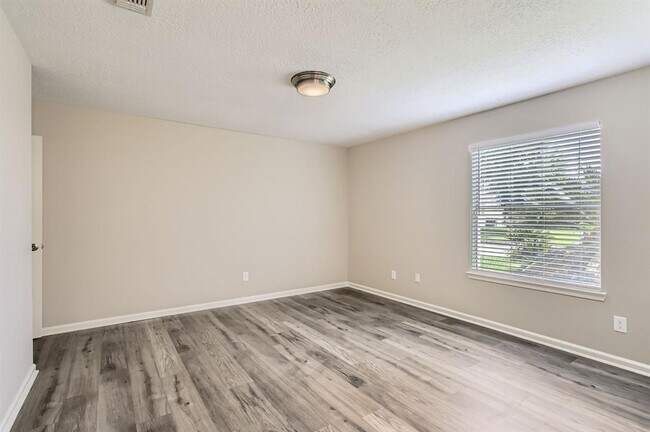 Building Photo - 7206 Sharpsburg Dr