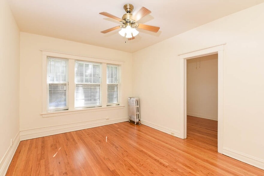 Building Photo - 3508 N Wolcott Ave