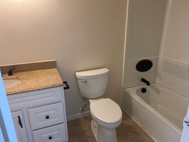 New bathroom - 3584 Rosalie St