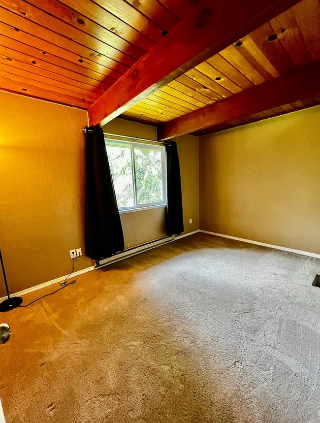 Building Photo - Spacious Twain Harte Sanctuary: Expansive 4-Bedroom Home with Solar Included!