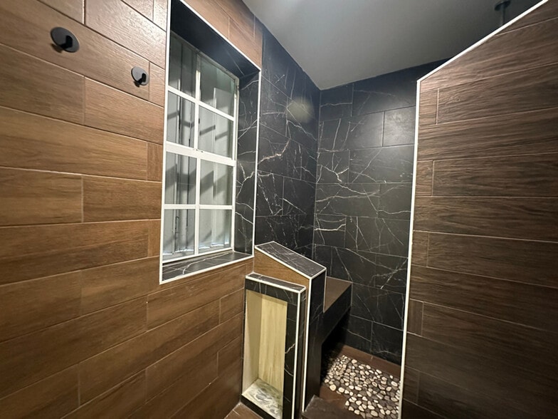 Building Photo - 901 NW 46th St