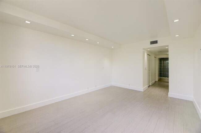 Building Photo - 161 Crandon Blvd