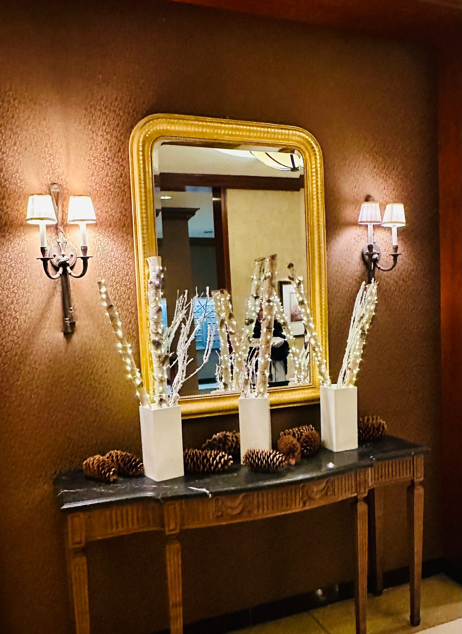 Gallery lobby - 300 E 40th St