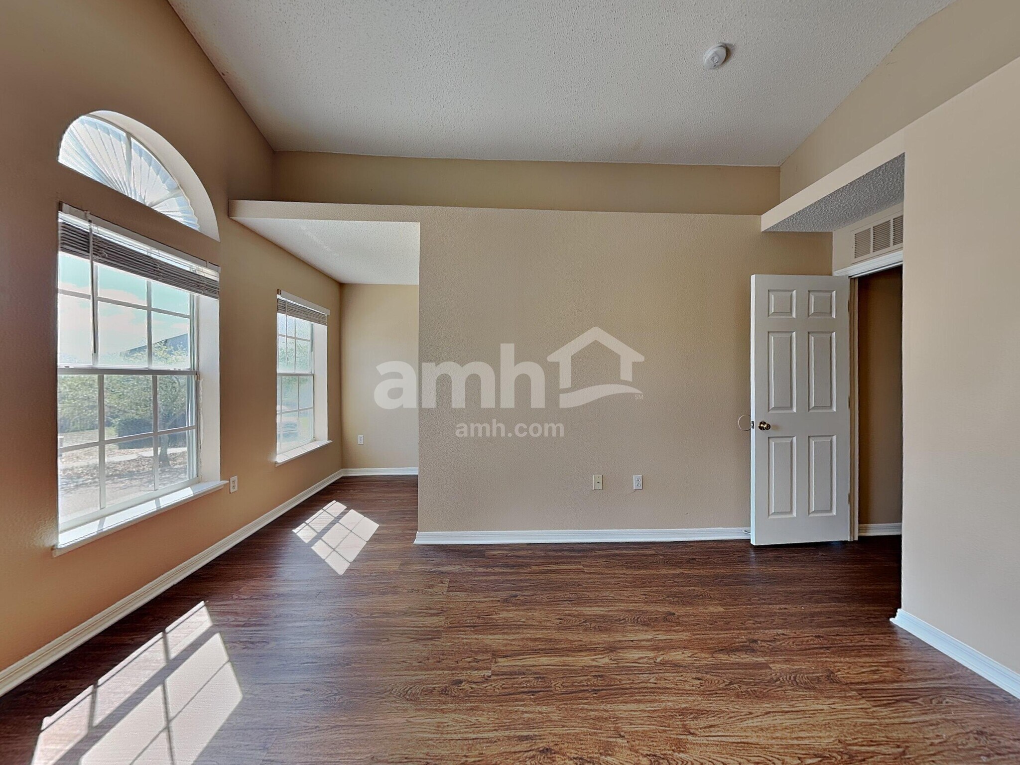 Building Photo - 934 Brenton Leaf Dr