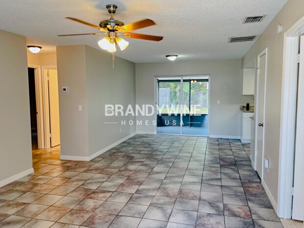 Building Photo - 805 Sprucewood Ln