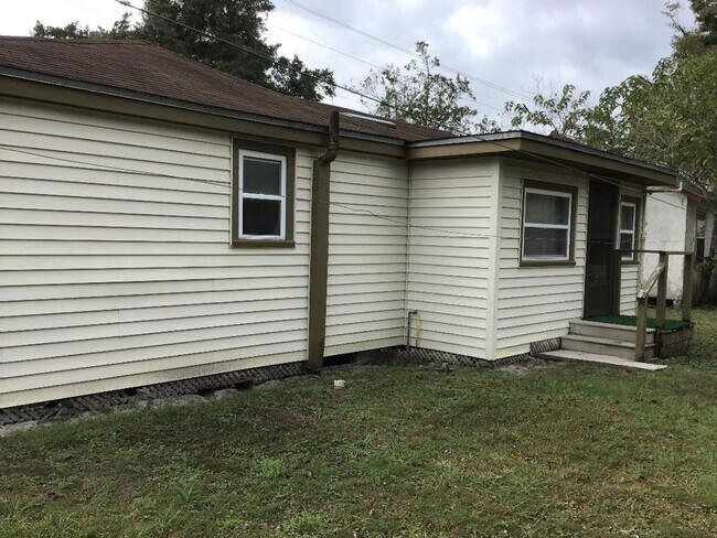 Building Photo - 21524 SE 65 Ave