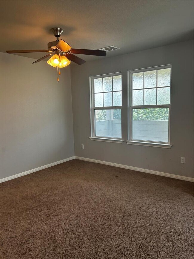 Building Photo - 150 Gambel Oak Way