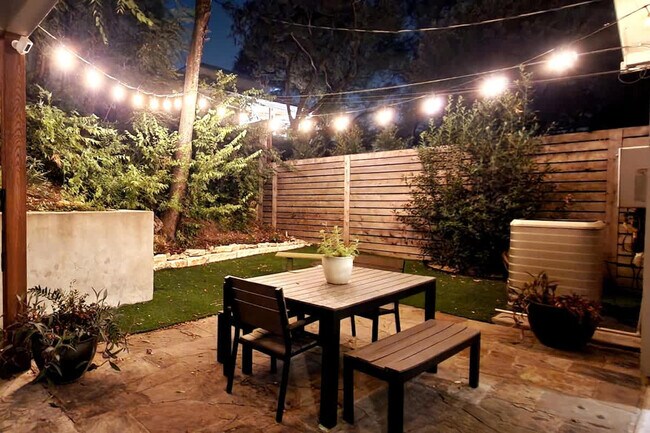 Building Photo - 803B Dawson Rd