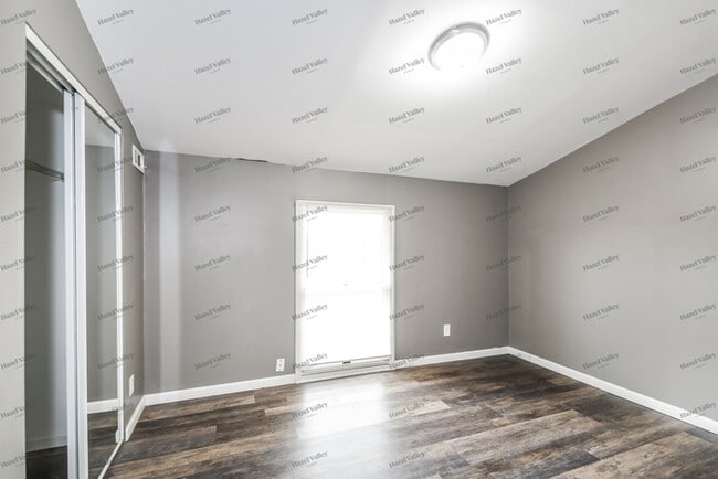 Building Photo - 2796 Dawnview Dr