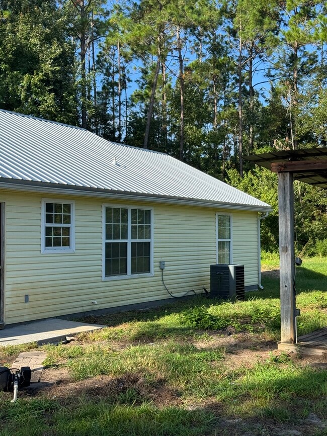 Building Photo - 24899 Crawford Rd