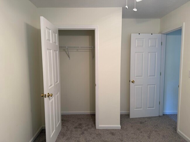 Building Photo - 640 Date Palm Cir