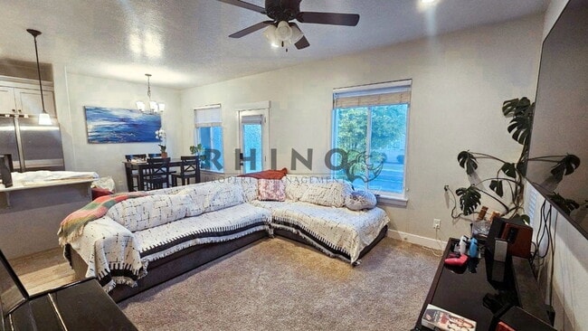 Building Photo - 213 Whitewater Dr