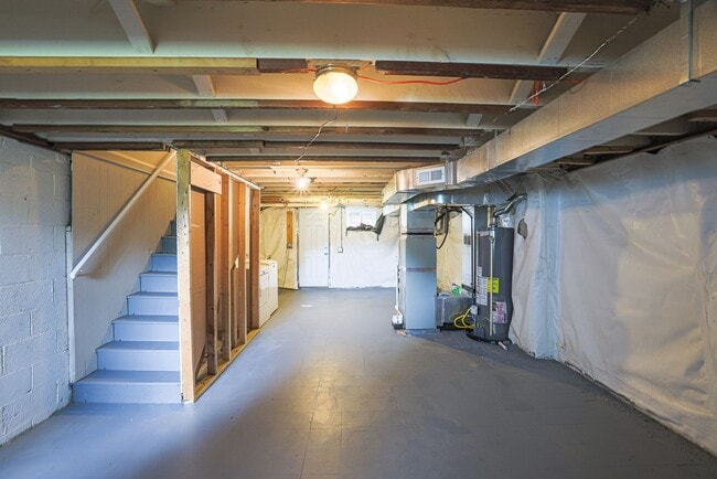Building Photo - 1154 Elm Rd