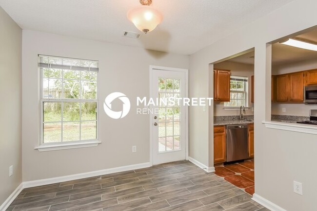 Building Photo - 412 Windstream Dr SW