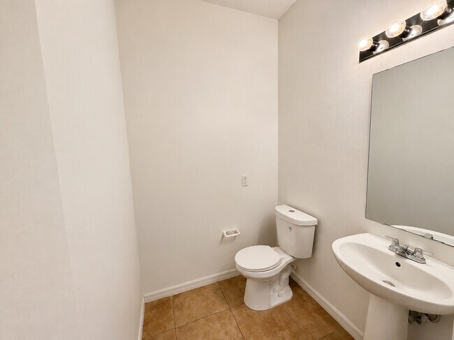 Building Photo - 452 Janice Kay Pl