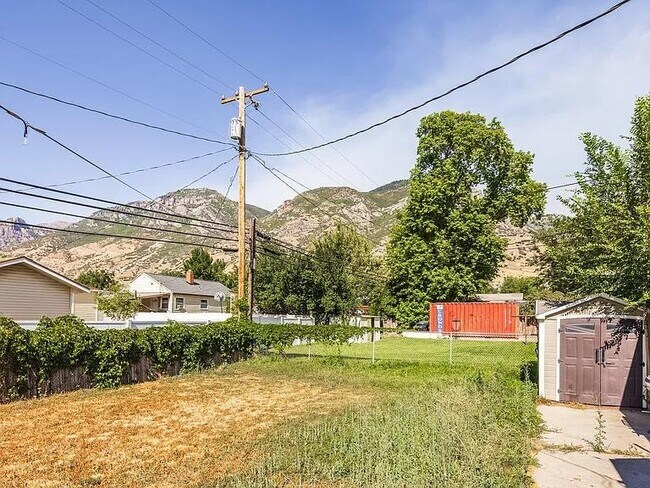 Building Photo - 997 E 460 S St