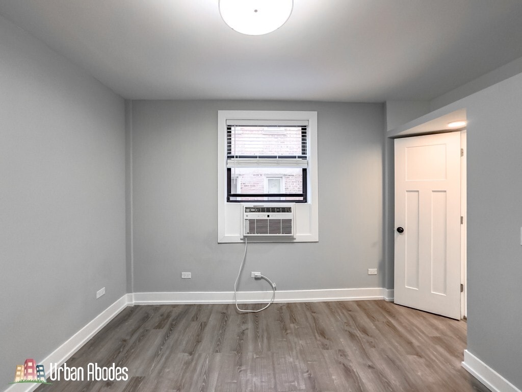 Building Photo - 503 W Belmont Ave